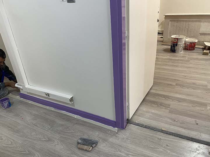 رنگ آمیزی قرنیز خانه